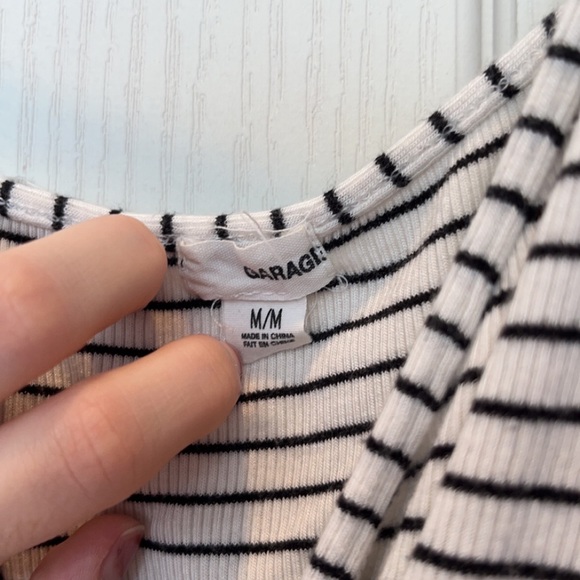 Cropped Tank Top - Picture 2 of 4